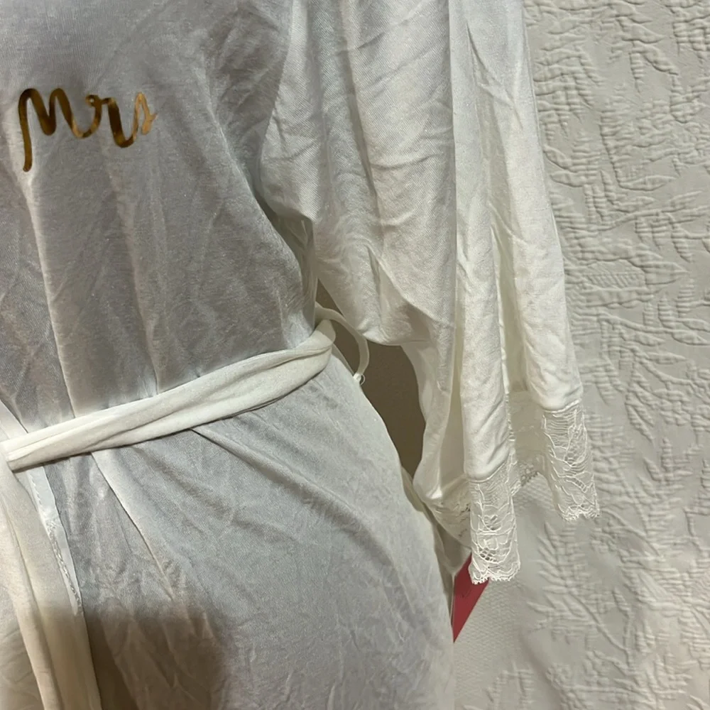 Kate Spade lace trim Mrs robe, size‎ XS/S, NWT